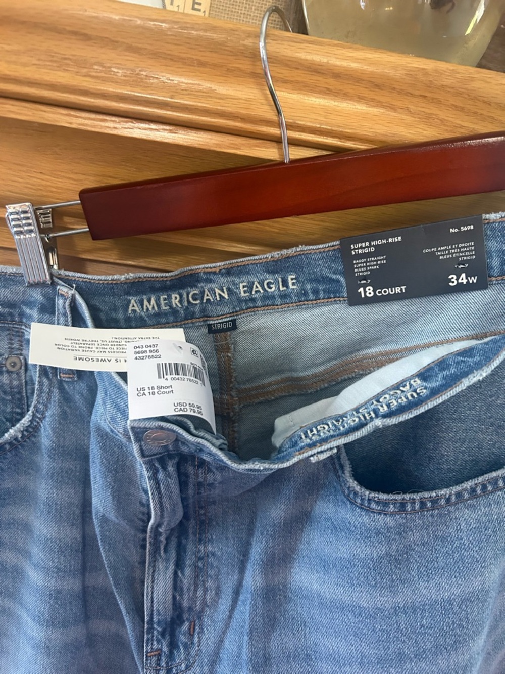 American Eagle High-Rise Light Wash Jeans - Blue